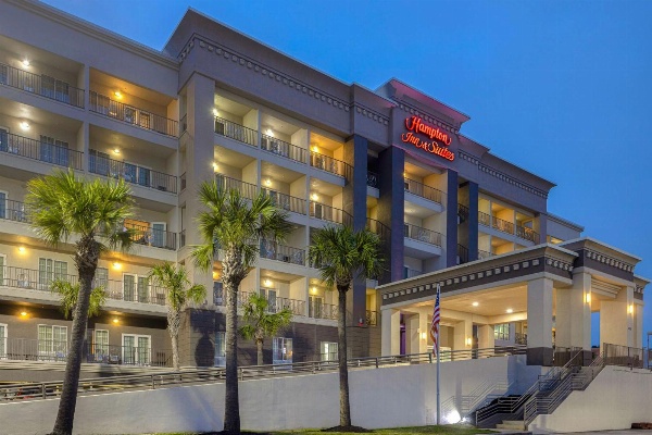 Hampton Inn By Hilton & Suites Galveston image 1